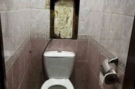 Продам, Срочно 2 комнатная квартира на Максим Горьком