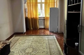 Продам, Срочно 2 комнатная квартира на Максим Горьком