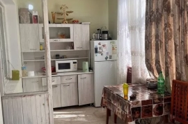 Продам, Продаётся 2 комнатная квартира Хумаюн!