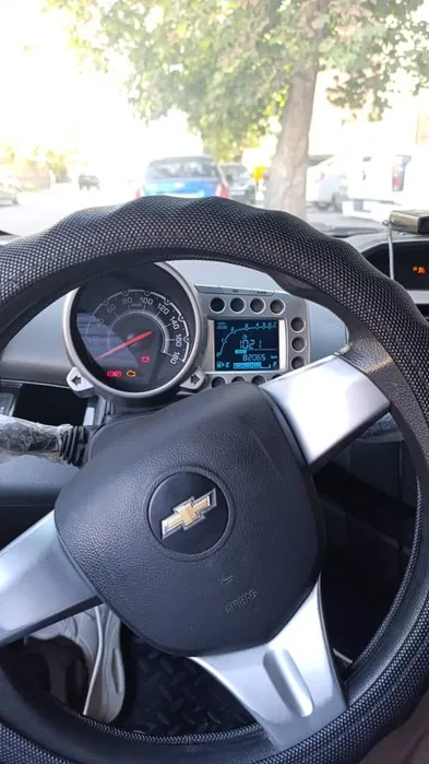 Яхши ҳолатда Spark сотилади.