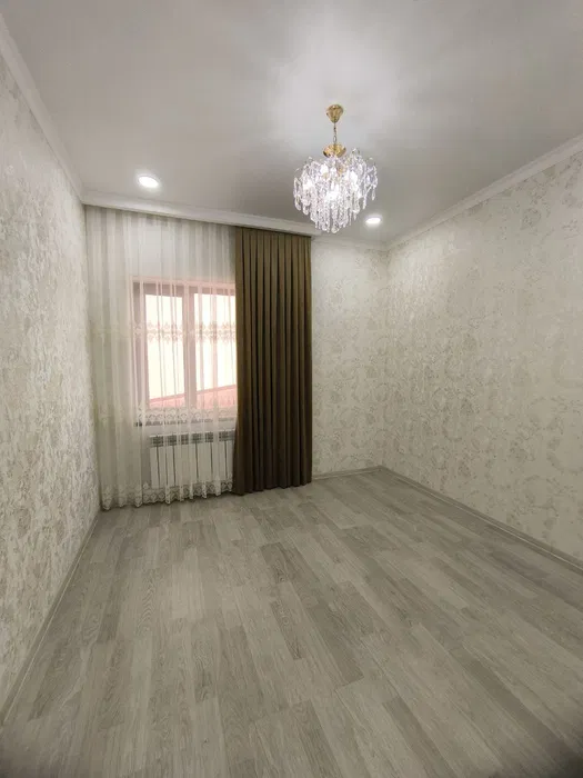 Лимонад. 2,5 сотих эр участкаси бўлган уй сотилади. 2 қаватли уй.