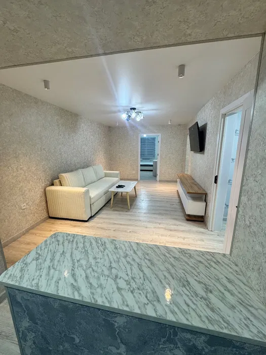 2в3/3/4 Сампи,Корзинка,мебель и техника,лоджия 2х6,ближ метро БИЙ.Своя