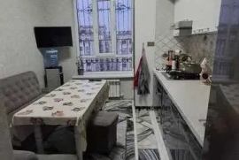 Продам, Parkent plaza 3хонали зор нархда шошилин кадастр бор Паркентский 81м2;