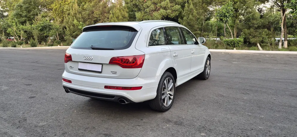 Продаётся Audi Q7 в идеальном состоянии