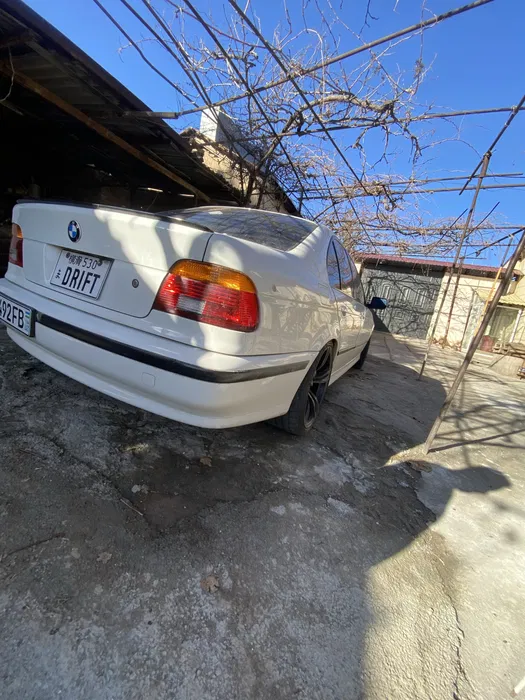 Продается BMW 523 i