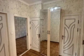 Продам, Юнусобод 8 квартал 4в5 5/3/4