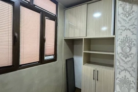 Продам, Юнусобод 8 квартал 4в5 5/3/4