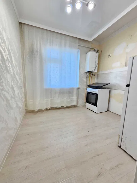 Сергели районда 8 худуд 2/1/7 уй сотилади. Срочно.