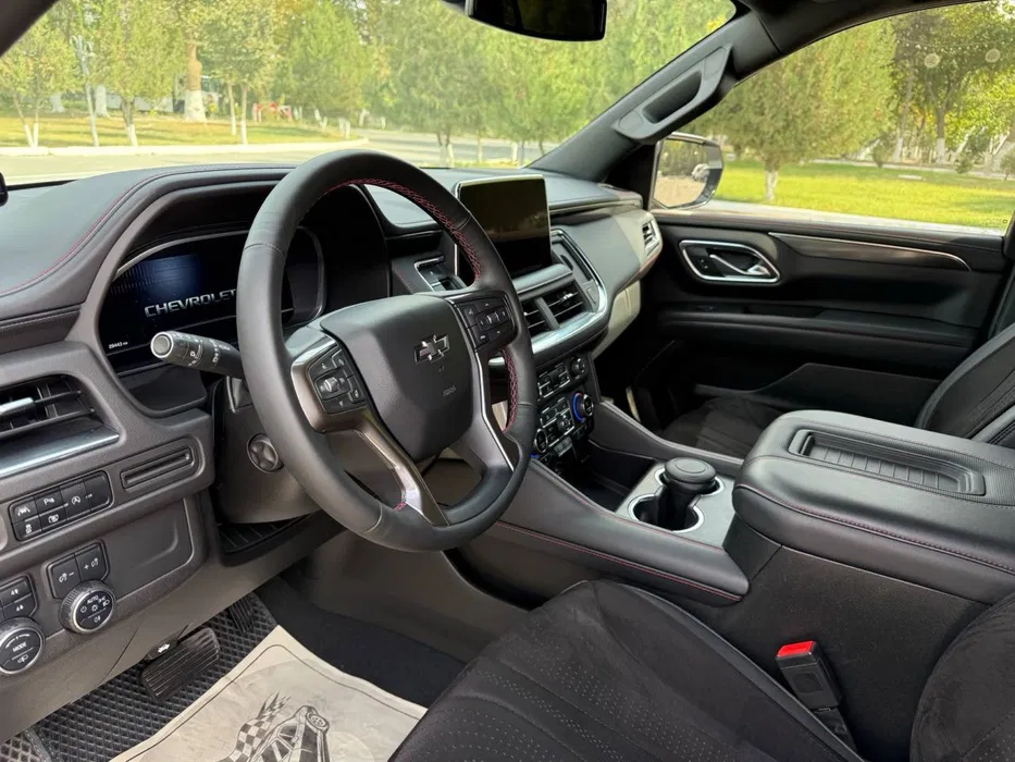 Chevrolet Tahoe RST 2023 год