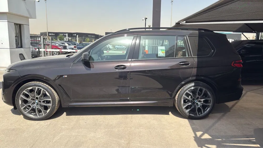 BMW X7 xDrive 40i 2025 individual