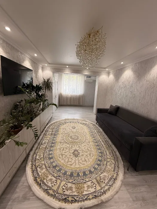 Сдаю квартиру 3*4/4/4 на Кадышева с авторским ремонтом на долгий срок