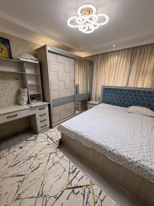 Сдаю квартиру 3*4/4/4 на Кадышева с авторским ремонтом на долгий срок