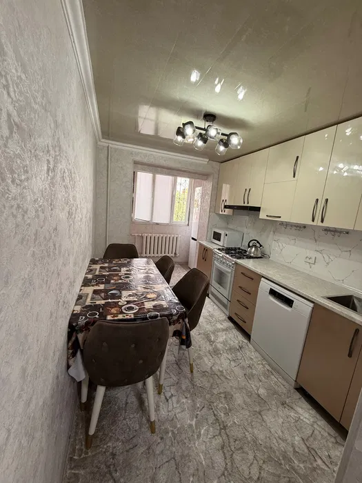 Сдаю квартиру 3*4/4/4 на Кадышева с авторским ремонтом на долгий срок