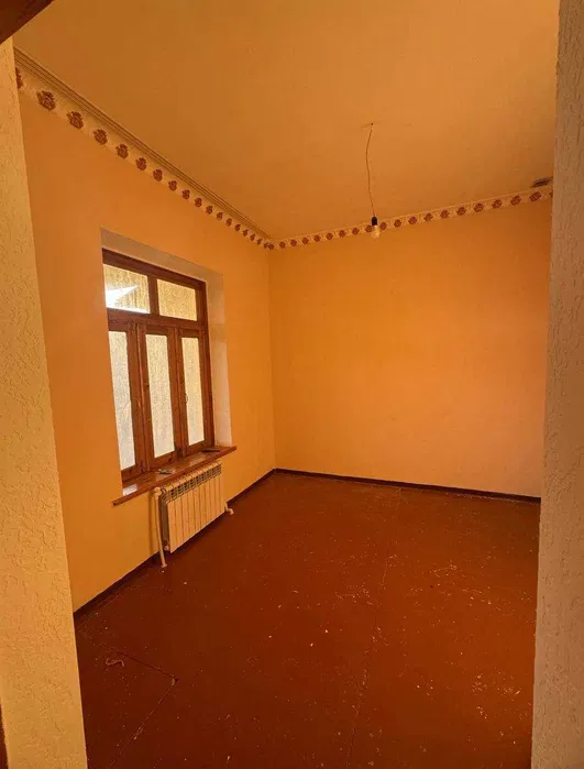 5 хона 8 сотокдан иборат булган ховли сотилмокда + 6подвал