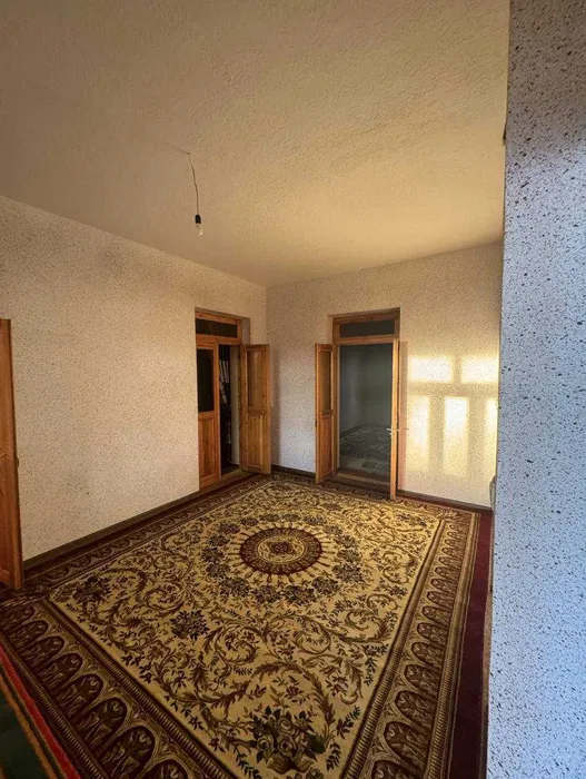 5 хона 8 сотокдан иборат булган ховли сотилмокда + 6подвал