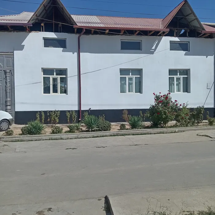 Uy sotiladi 10 sotiq