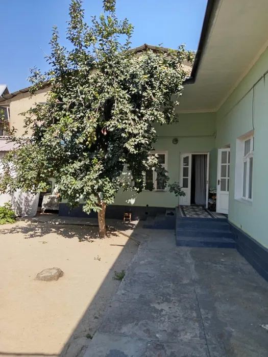 Ховли Уй сотилади