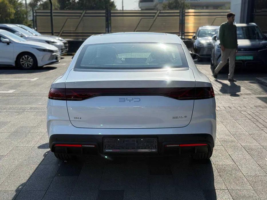 BYD SEAL 6 DM-i 120 km Flagship 2000+km sotuvda