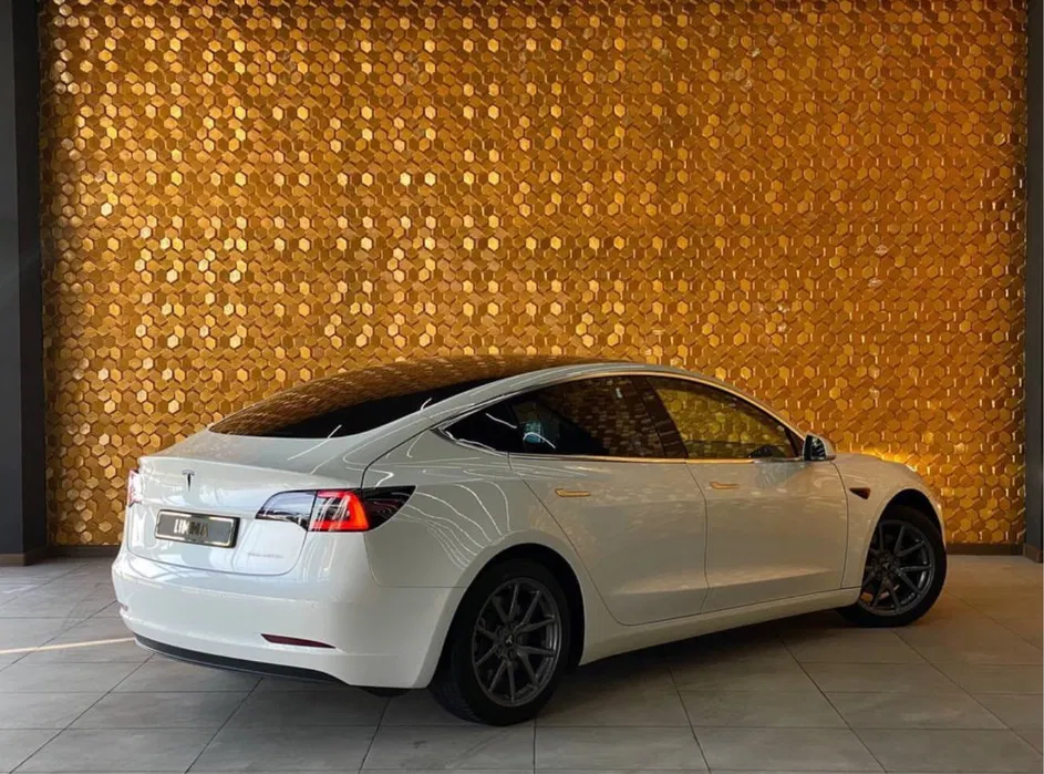 Tesla Model 3 long range