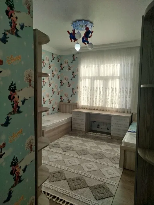 3 xonali kvartira sotiladi