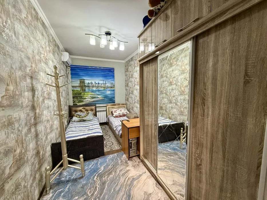 10 худуд 3 хонали уйи сотилади, мебель билан