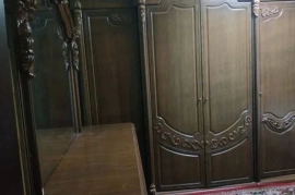 Sotaman, Продаётся Квартира 3/5/5 Шота Руставели Ор-р гостиница Хосилот