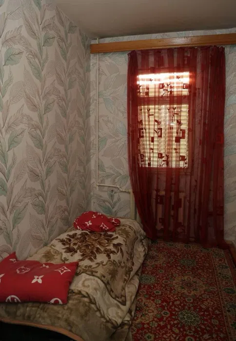 Продаётся Квартира 3/5/5 Шота Руставели Ор-р гостиница Хосилот