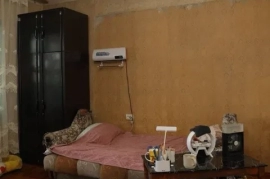 Sotaman, Продаётся Квартира 3/5/5 Шота Руставели Ор-р гостиница Хосилот