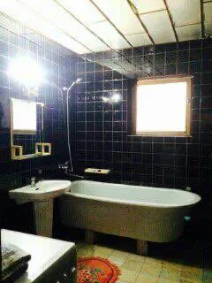 Продается на ул.С.Азимова(кафе Студио) 4/4/5 спецплан