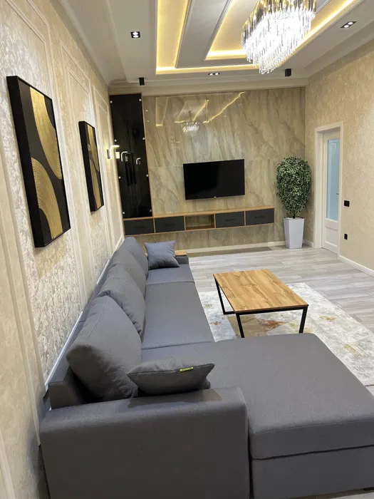 СВОЯ, Срочно продается евролюкс 3/4/7 100 кв.м на паркентском!