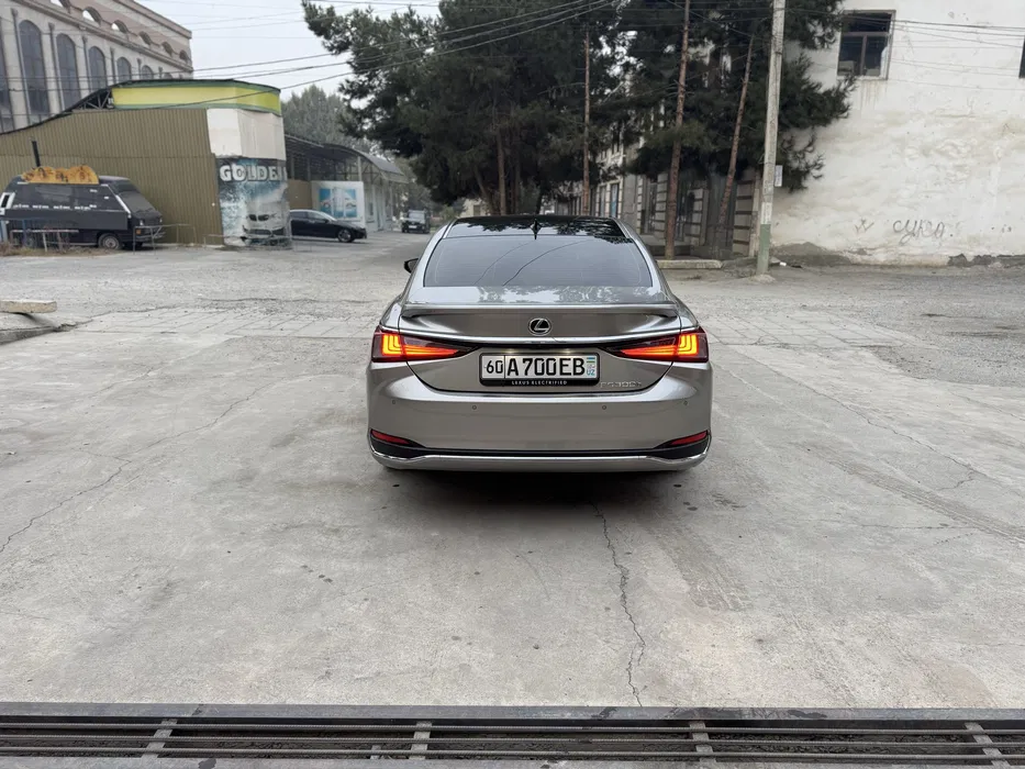 LEXUS ES 300 гибрид