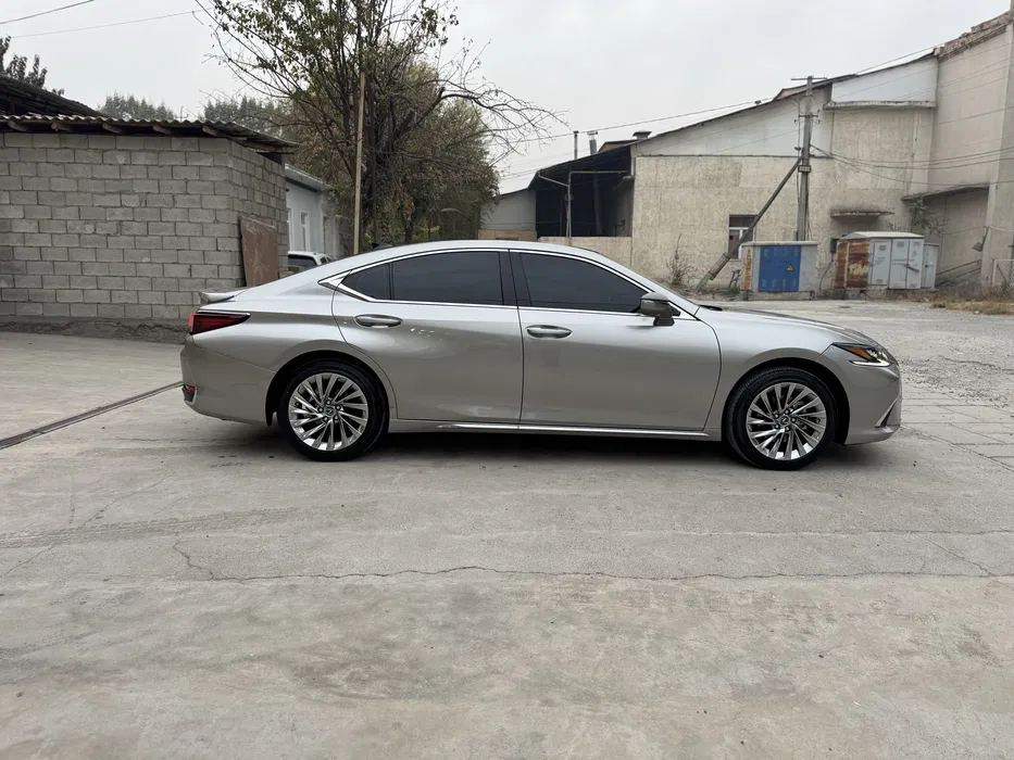 LEXUS ES 300 гибрид