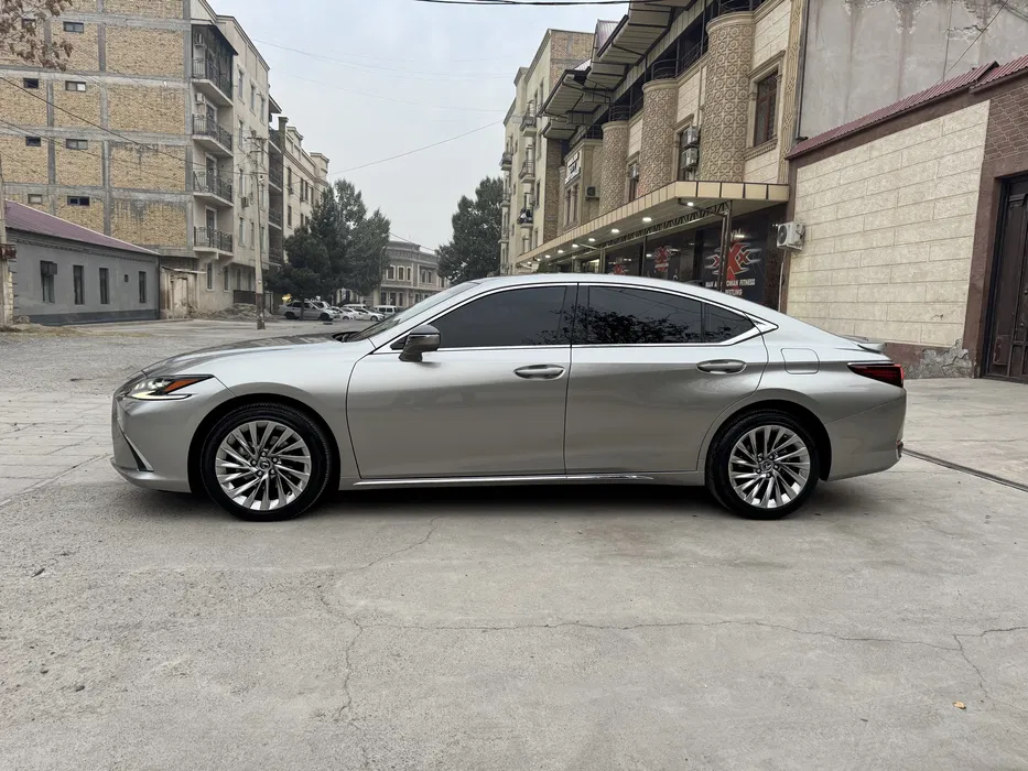 LEXUS ES 300 гибрид