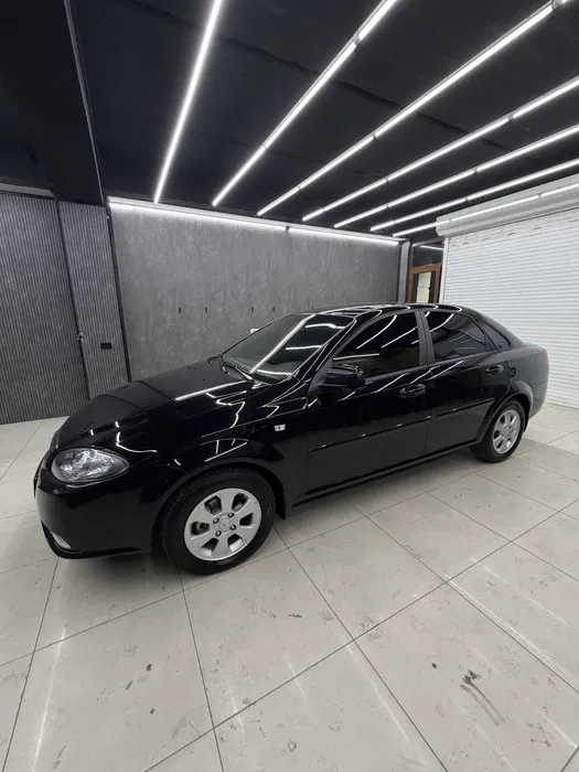 Продается черная Gentra автомат БЕЗ ЛЮК