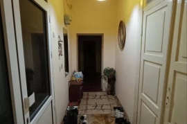 Sotaman, Продается 2-х комнатная Квартира на 3 ем этаже 3 х этажного дома