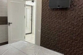 Продам, Ц-4, Алайский 2/2/4 Площадь