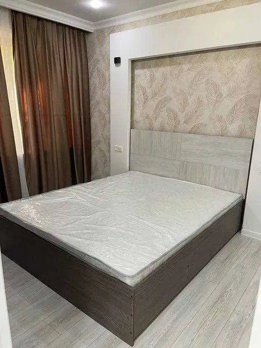 Ц-4, Алайский 2/2/4 Площадь