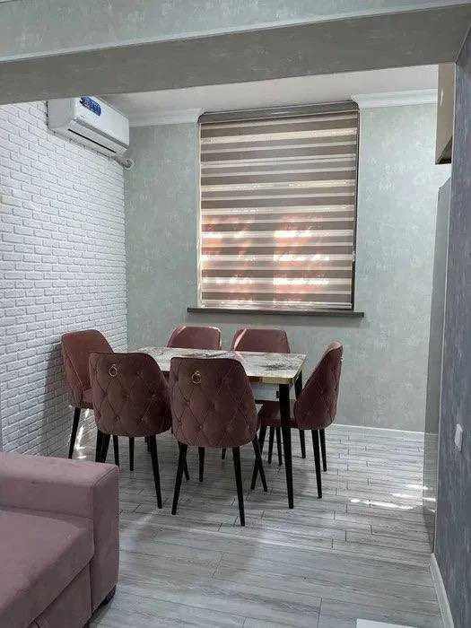 Ц-4, Алайский 2/2/4 Площадь