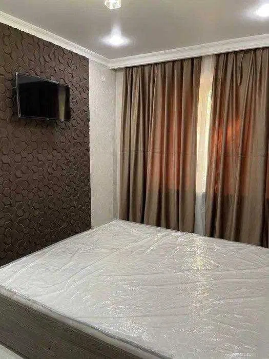 Ц-4, Алайский 2/2/4 Площадь