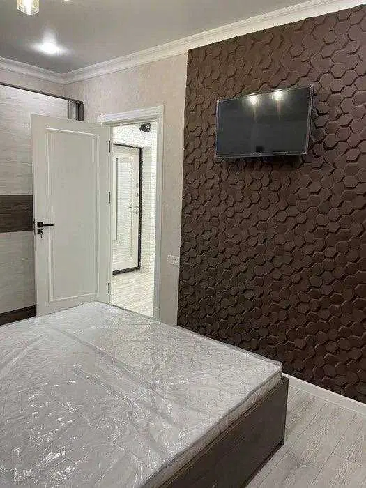 Ц-4, Алайский 2/2/4 Площадь