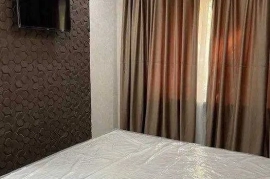 Продам, Ц-4, Алайский 2/2/4 Площадь