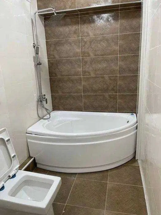 Ц-4, Алайский 2/2/4 Площадь