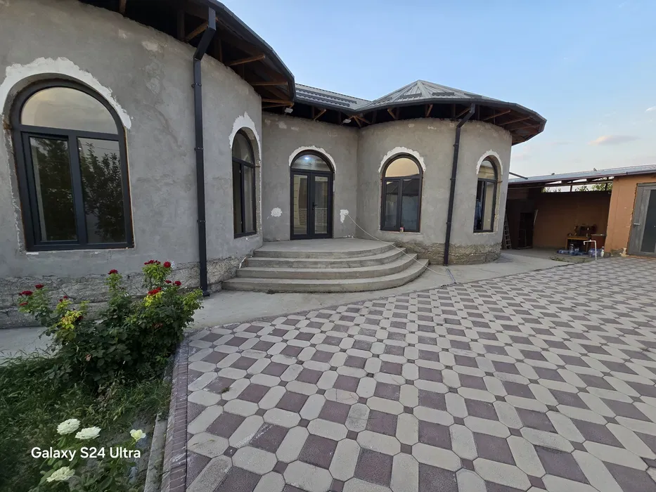 3 sotixlik xovli uy sotiladi yangi krulgan