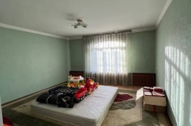 Продам, УРИКЗОР 6 сот 10 хона Евроремонт 3-сан-узел ор: Гилам бозор Урикзар