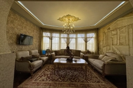 Продам, МедГородок 7.7 сот 8 хона Евроремонт 2 этаж 3 уровен ор: Урология