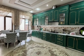 Продам, МедГородок 7.7 сот 8 хона Евроремонт 2 этаж 3 уровен ор: Урология