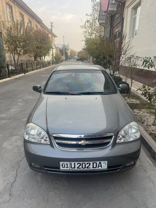 Lacetti mokriy asfalt 1,6 motor 2013-yil mashina