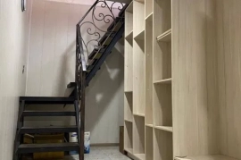 Продам, на: Ц-4 Юнусабадский район Ор.р: Кафе Бухара