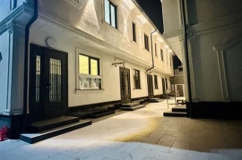 Sotaman, (Quruvchidan) Yevro remontli 4 xonali kottedj! Zudlik bilan BODOMZOR