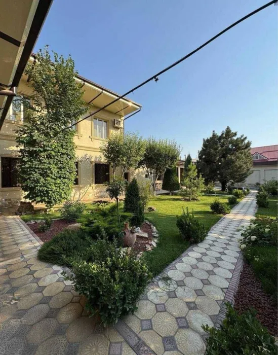 Амир Темур ‘ 9.2 сотки Касество проверено.Все условия для комфорта